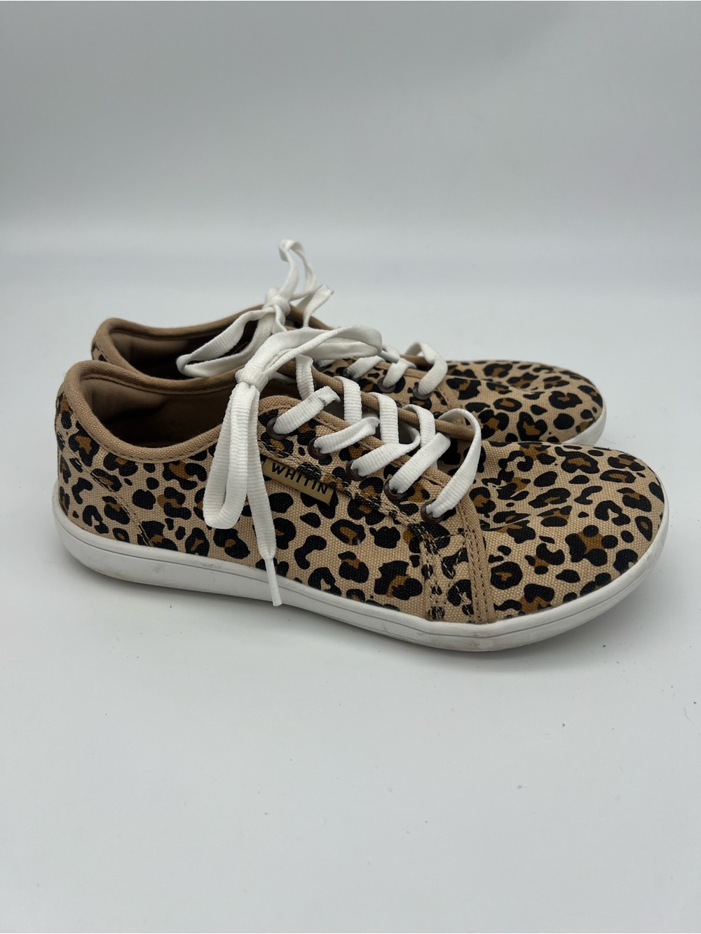 Whitin wide toe barefoot sneakers Leopard women’s size 8 Wide 39 athletic shoes